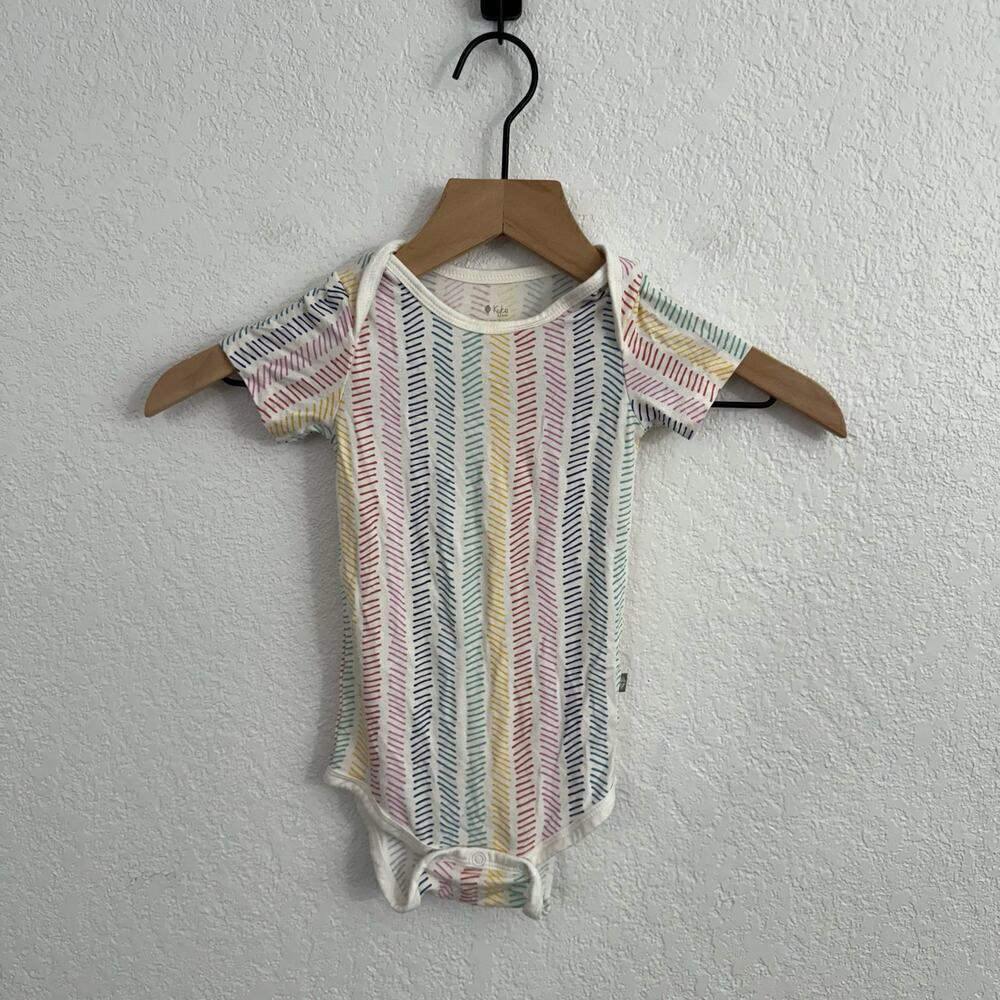 Kyte Baby Round Neck Short Sleeve Bodysuit Striped Rainbow Herringbone 18-24M